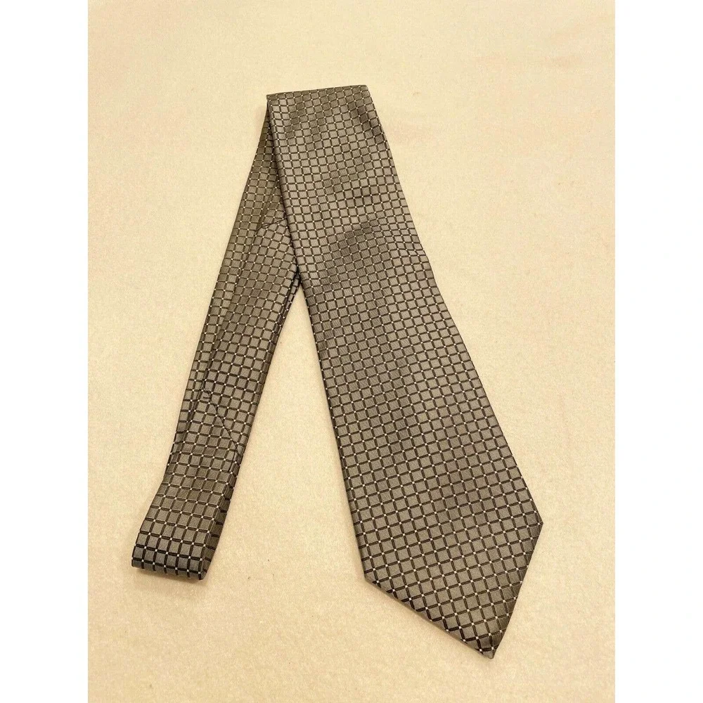 Savile Row necktie row questions